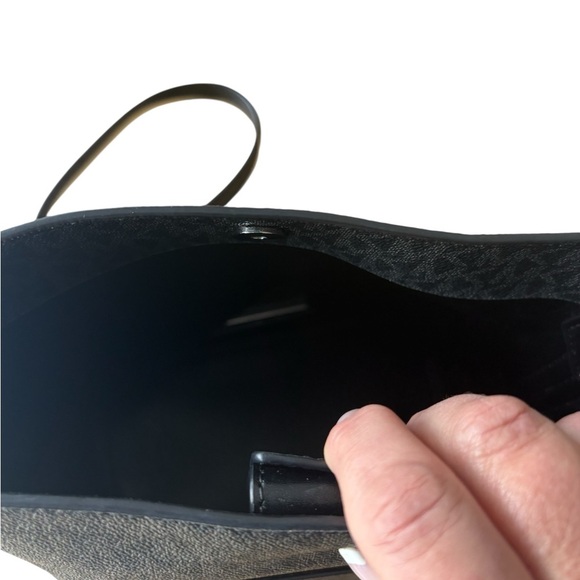 NWOT Michael Kors Charcoal Textured Crossbody - Picture 5 of 10